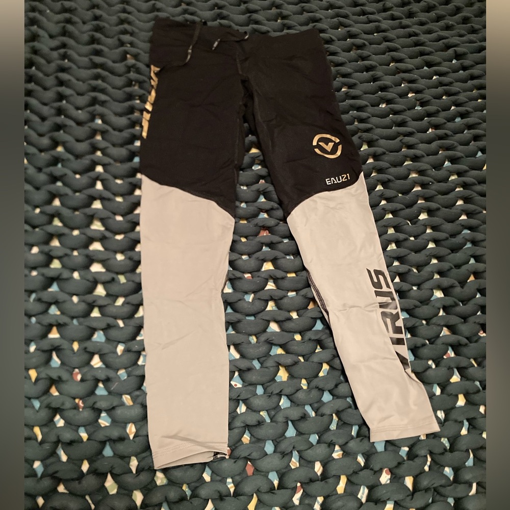 Virus Compression Leggings - Size Small